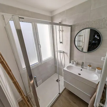 Holiday home Superbe Maison Loft 80 M2 Au Calme Avec Jardin Et Parking Prives Proche Paris La Vallee Village Fontenay-sous-Bois