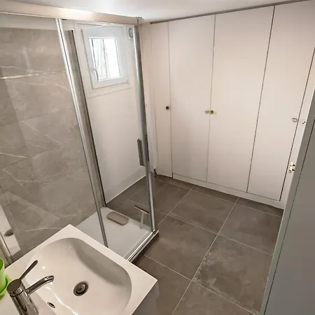 Holiday home Superbe Maison Loft 80 M2 Au Calme Avec Jardin Et Parking Prives Proche Paris La Vallee Village Fontenay-sous-Bois
